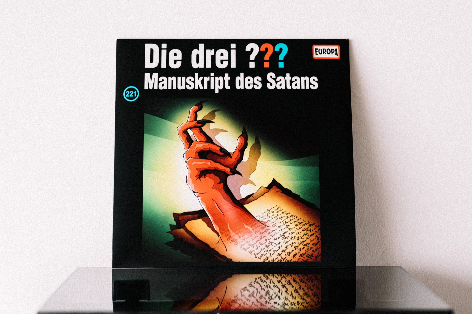 Folge 221 – Manuskript des Satans – Die Drei Fragezeichen